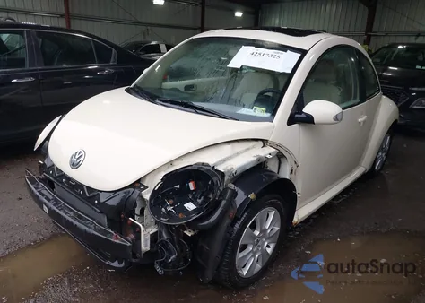 2008 Volkswagen New Beetle S/Se z USA, uszkodzony, nr VIN 3VWRG31C28M518534